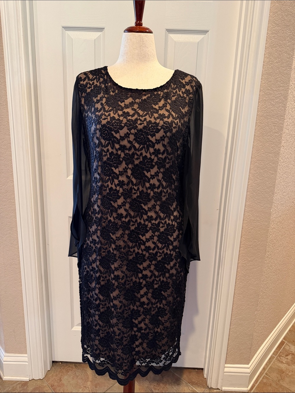 Garnet Hill Connected Apparel Black Lace Long-Sleeve Sheath Dress Nude Lining 16